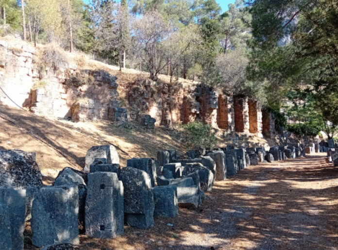 Δυτικό-τμήμα-αρχαίας-πόλης-Κινστέρνα