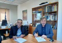 «Υποδομές στον τομέα του αθλητισμού» Ο Δήμαρχος Θηβαίων, κ. Αναστασίου αφού συμφώνησε και συναποδέχθηκε με τον Ανάδοχο του έργου τους όρους της Σύμβασης