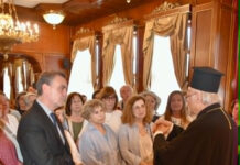 Οι προτομές των ηρώων Λάμπρου Κατσώνη και Κωνσταντίνου Καραγιαννόπουλου κοσμούν το παλιό Δημαρχείο στη Λιβαδειά